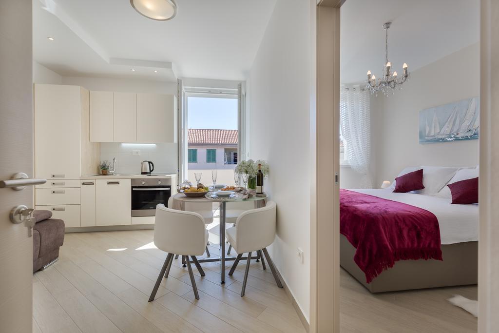 Central Boutique Apartments With Balconies, In Walking Distance To The Sea Zadar Bagian luar foto